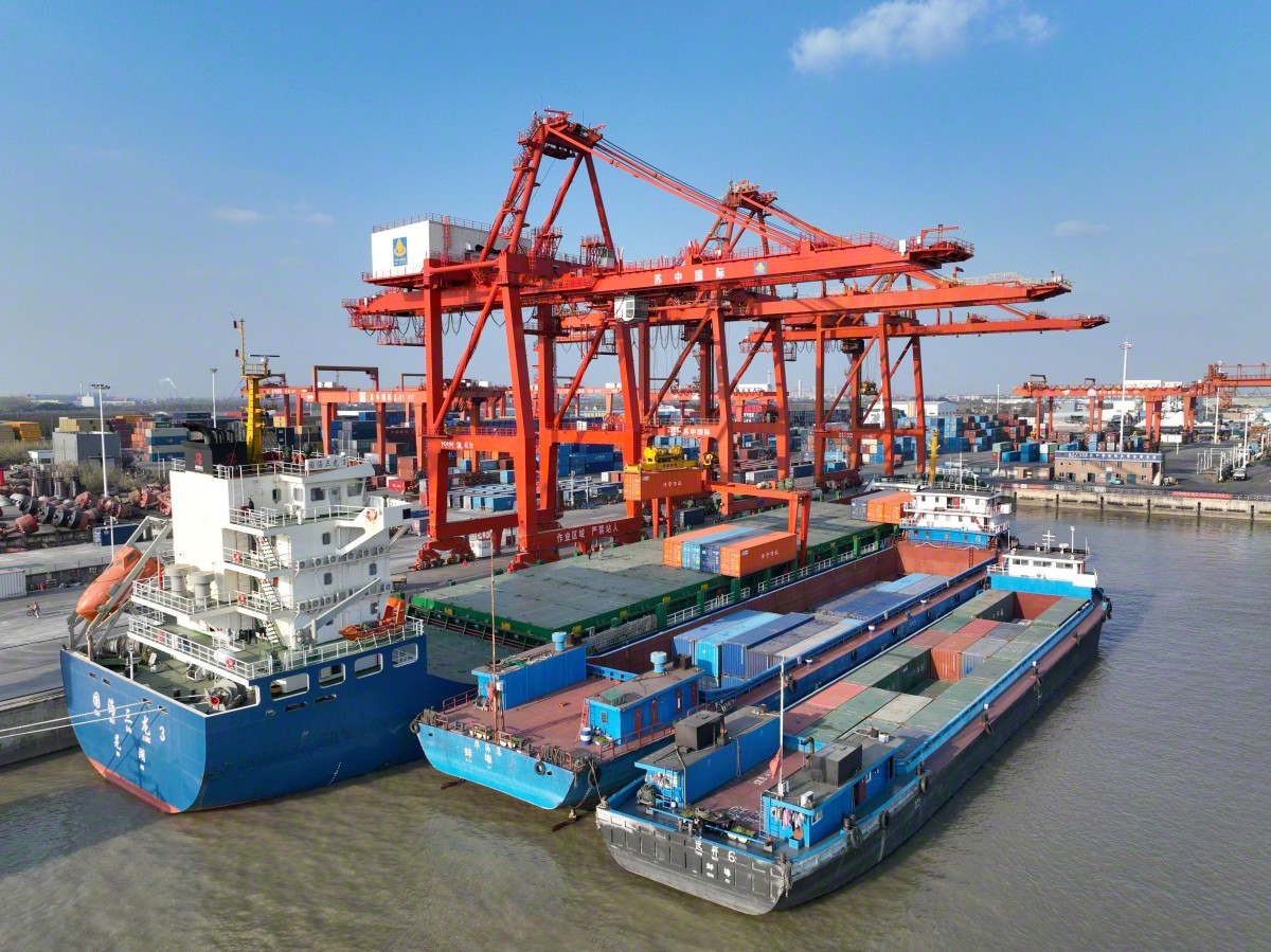 今年前11个月南通港累计完成集装箱吞吐量2078万标箱